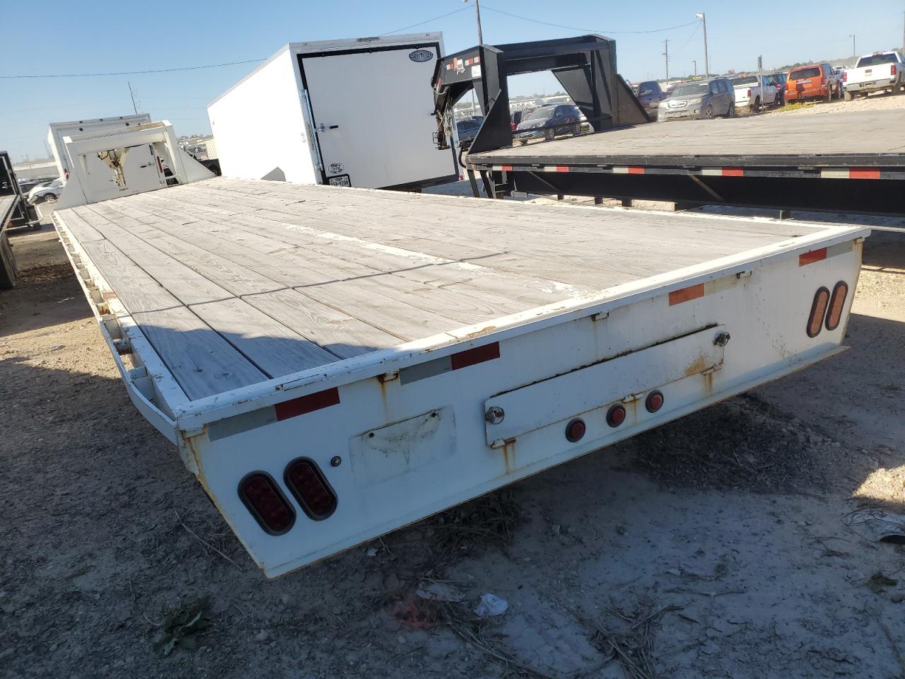 Image 3 of 2022 HD 35' GOOSENECK FLATBED 2022 with VIN 7LKH3AN24NP000839