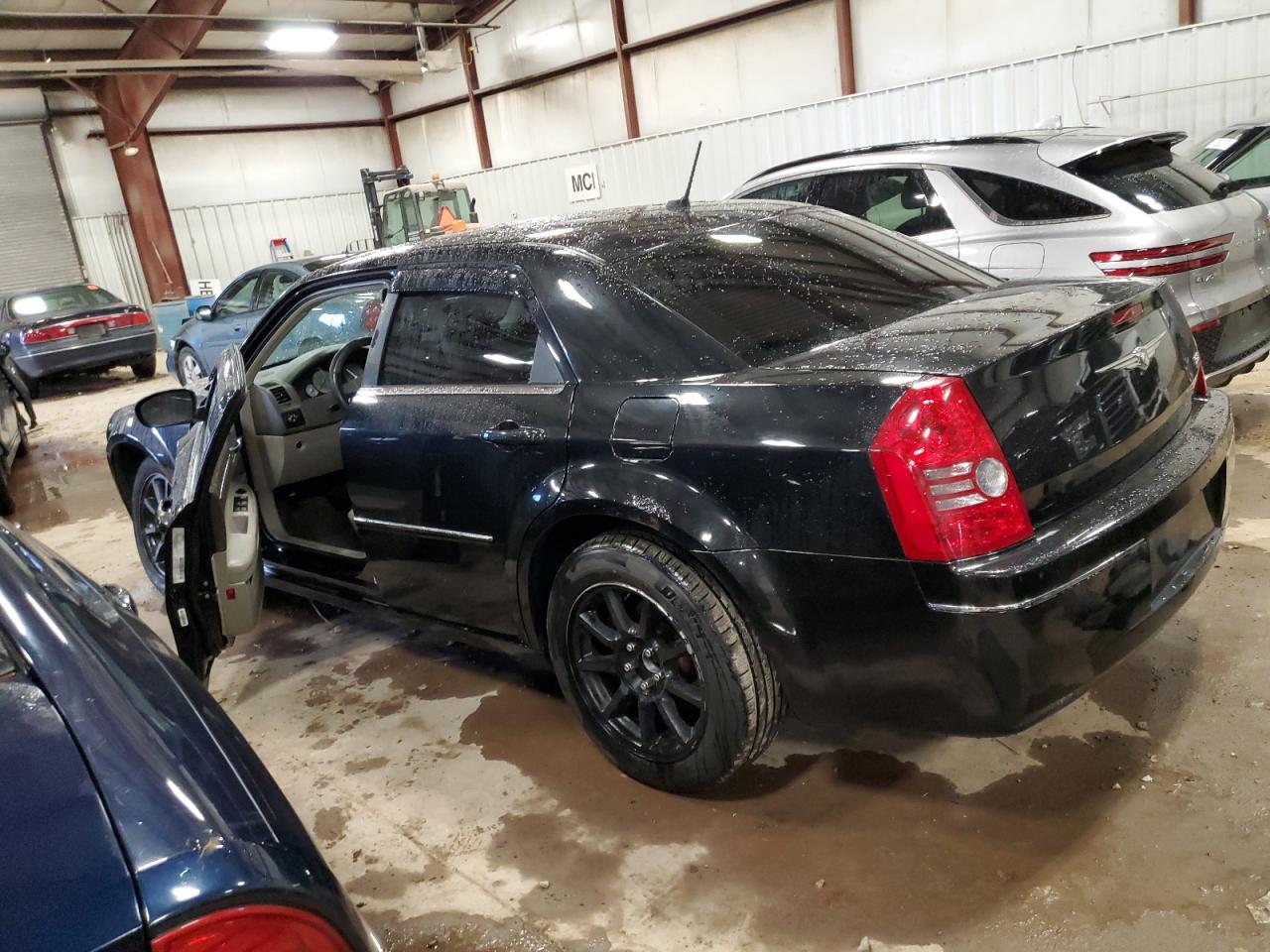 Image 2 of 2008 CHRYSLER 300 TOURING 2008 with VIN 2C3LA53G48H319655
