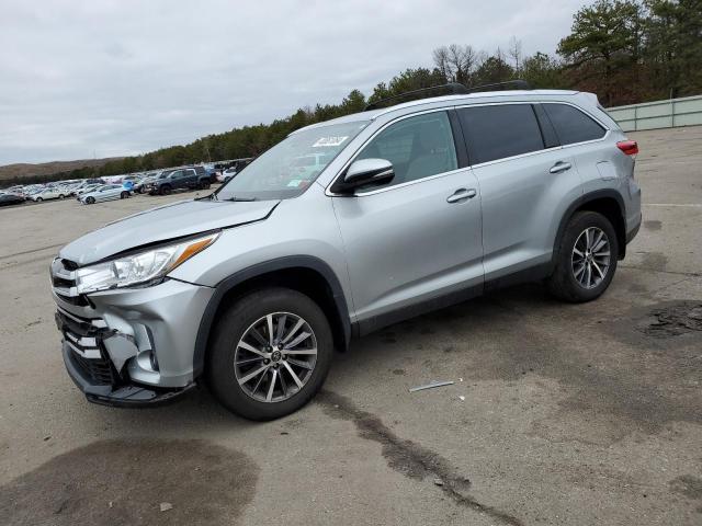 Image 1 of 2019 TOYOTA HIGHLANDER SE 2019 with VIN 5TDJZRFH1KS596196