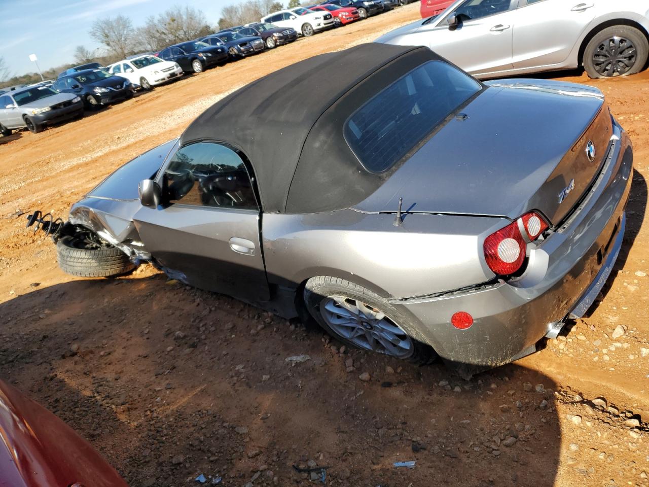 Image 2 of 2005 BMW Z4 2.5 2005 with VIN 4USBT33505LS56342