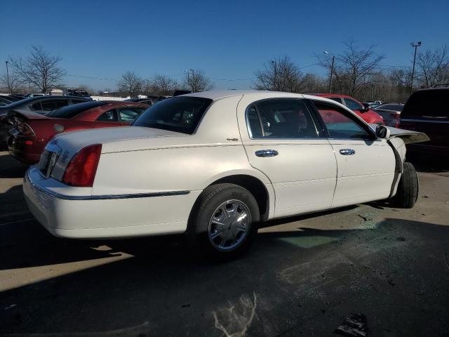 Image 3 of 2000 LINCOLN TOWN CAR SIGNATURE 2000 with VIN 1LNHM82W8YY762167