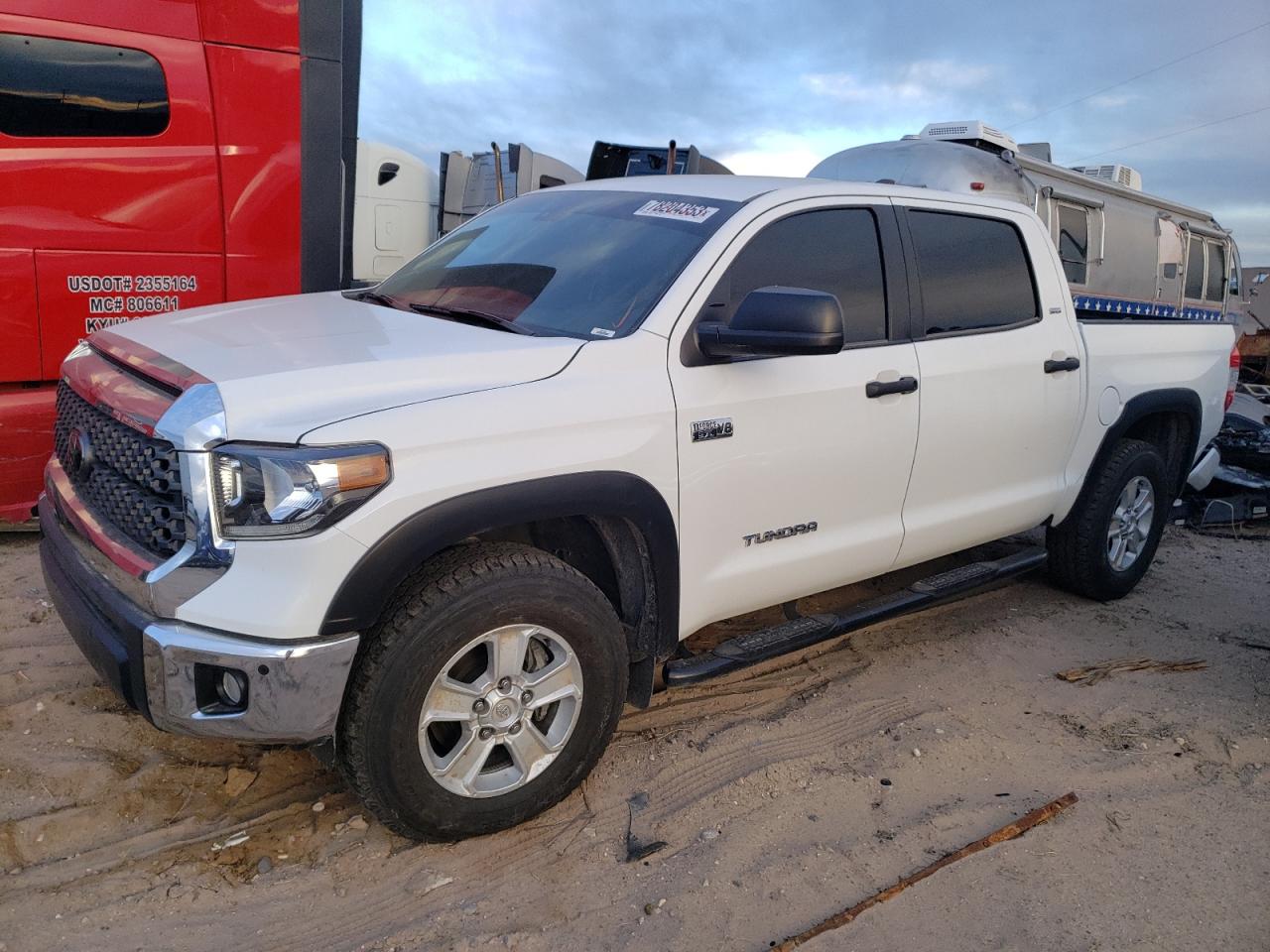 Obraz 1 z 2021 TOYOTA TUNDRA CREWMAX SR5 2021 z VIN 5TFDY5F1XMX019546