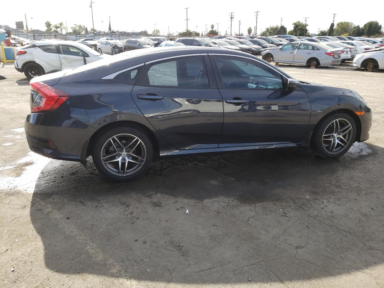 Изображение 3 2018 HONDA CIVIC LX 2018 с VIN 2HGFC2F56JH550883