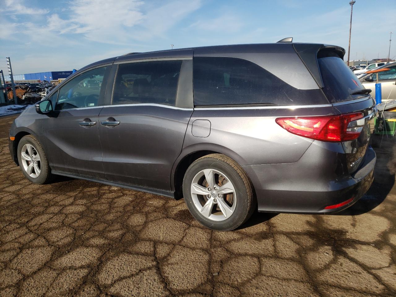 Image 2 of 2020 HONDA ODYSSEY EXL 2020 with VIN 5FNRL6H73LB003600