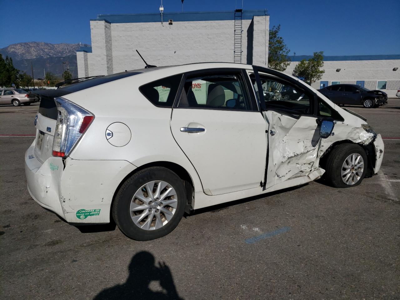 Image 3 of 2013 TOYOTA PRIUS PLUG-IN  2013 with VIN JTDKN3DP4D3043974