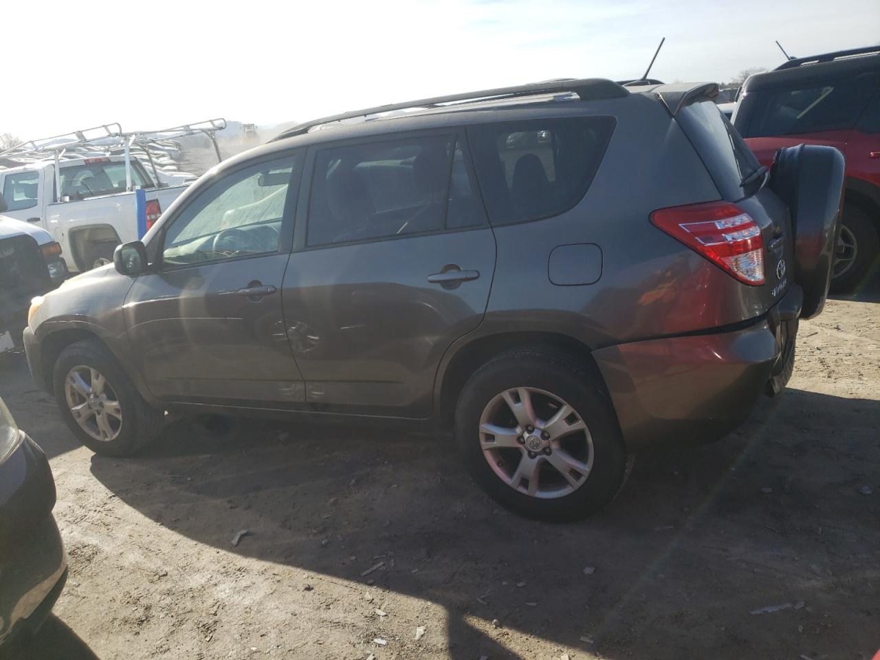 Изображение 2 2012 TOYOTA RAV4  2012 с VIN JTMZF4DV1C5047211