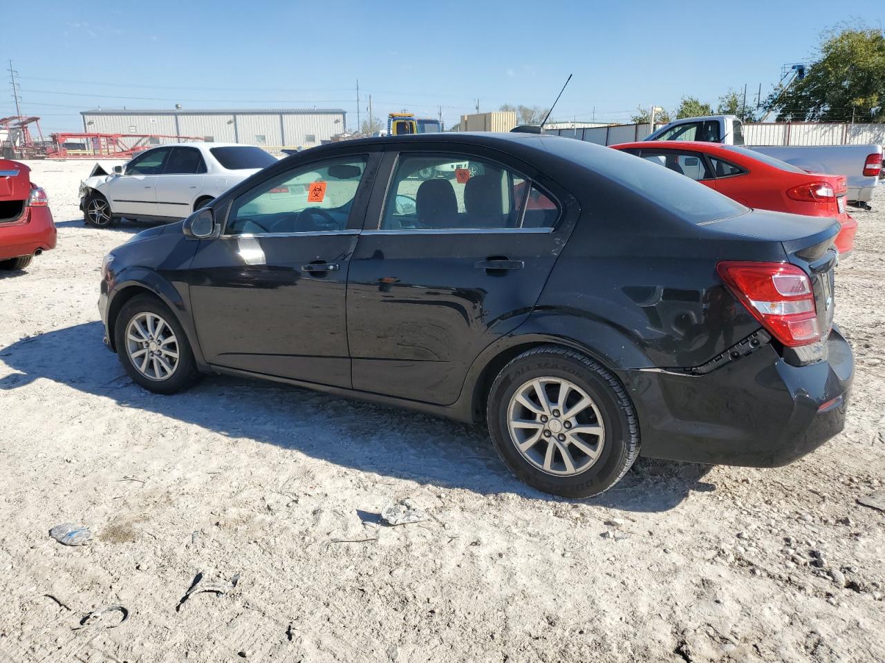 Obraz 2 z 2018 CHEVROLET SONIC LT 2018 z VIN 1G1JD5SB1J4121014