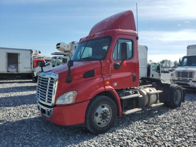 Image 2 of 2016 FREIGHTLINER CASCADIA 113 2016 with VIN 3AKBGADV6GDGW4803