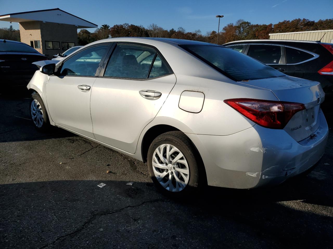 Изображение 2 2017 TOYOTA COROLLA L 2017 с VIN 5YFBURHE9HP675378