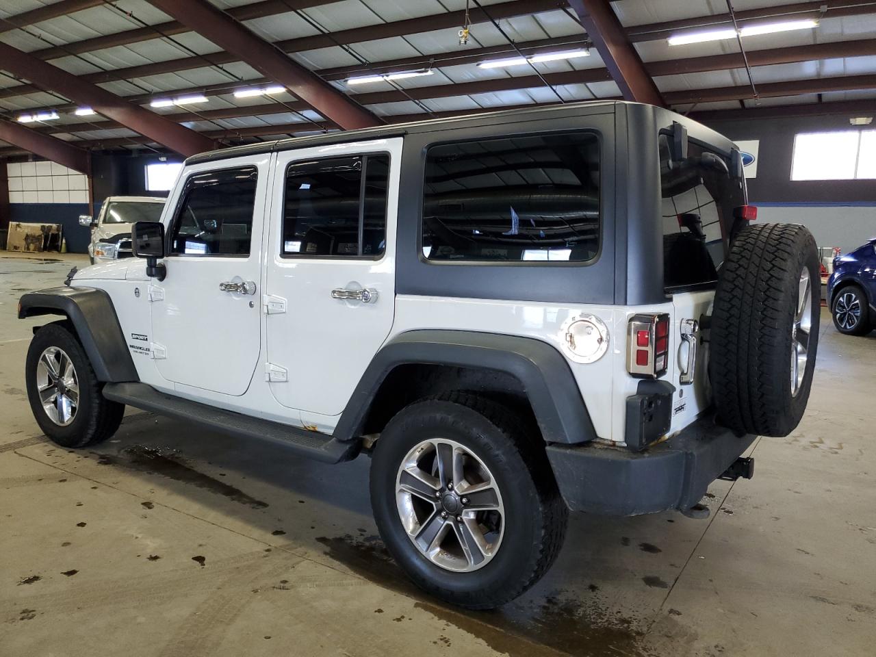 Image 2 of 2015 JEEP WRANGLER UNLIMITED SPORT 2015 with VIN 1C4BJWKG1FL533601
