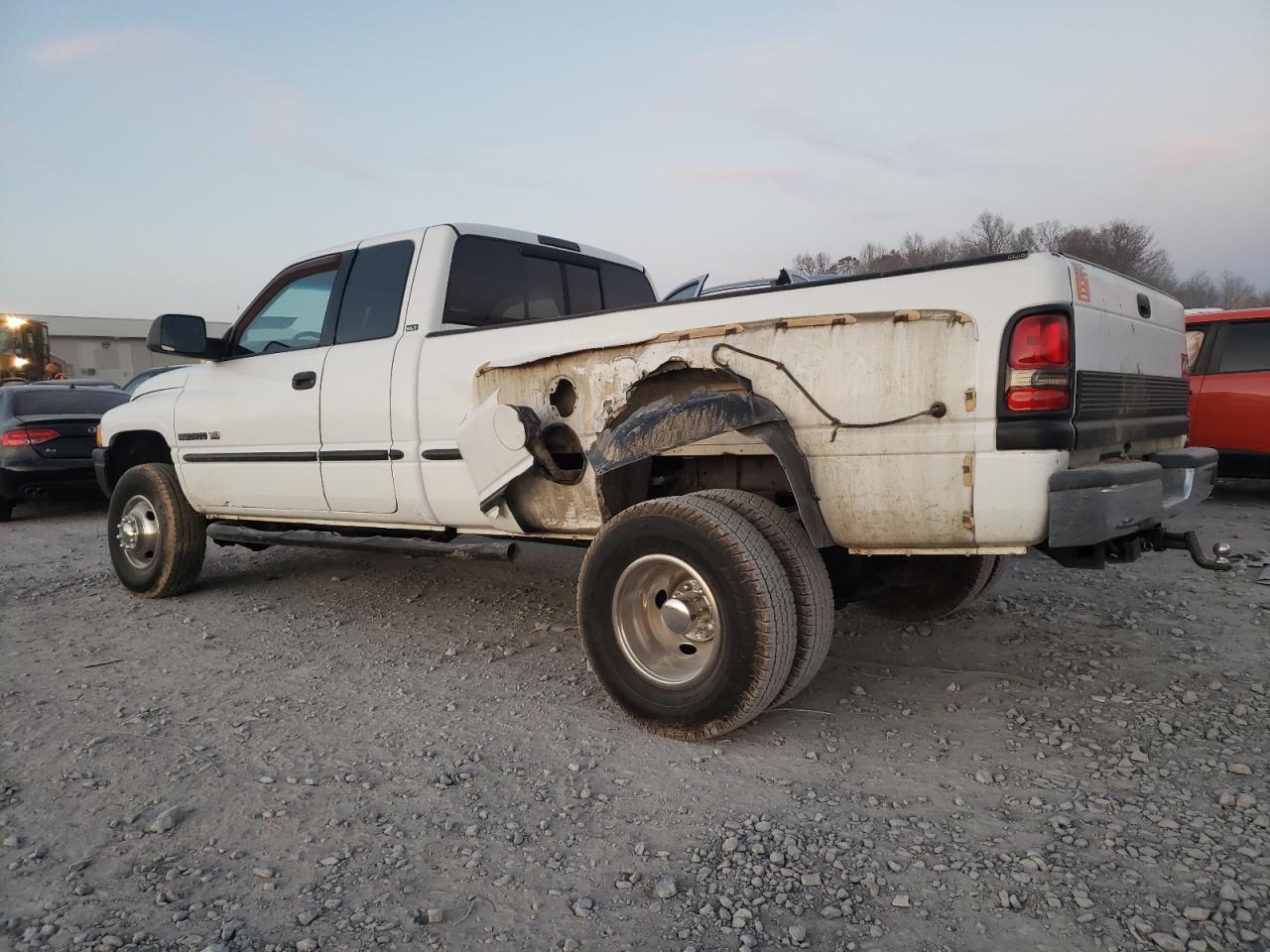 Image 2 of 1999 DODGE RAM 3500  1999 with VIN 1B7MF33W0XJ545198