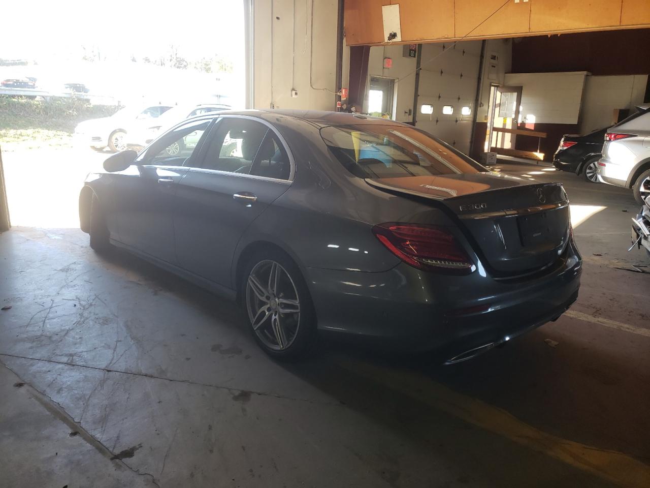 Изображение 2 2017 MERCEDES-BENZ E 300 4MATIC 2017 с VIN WDDZF4KB9HA144458
