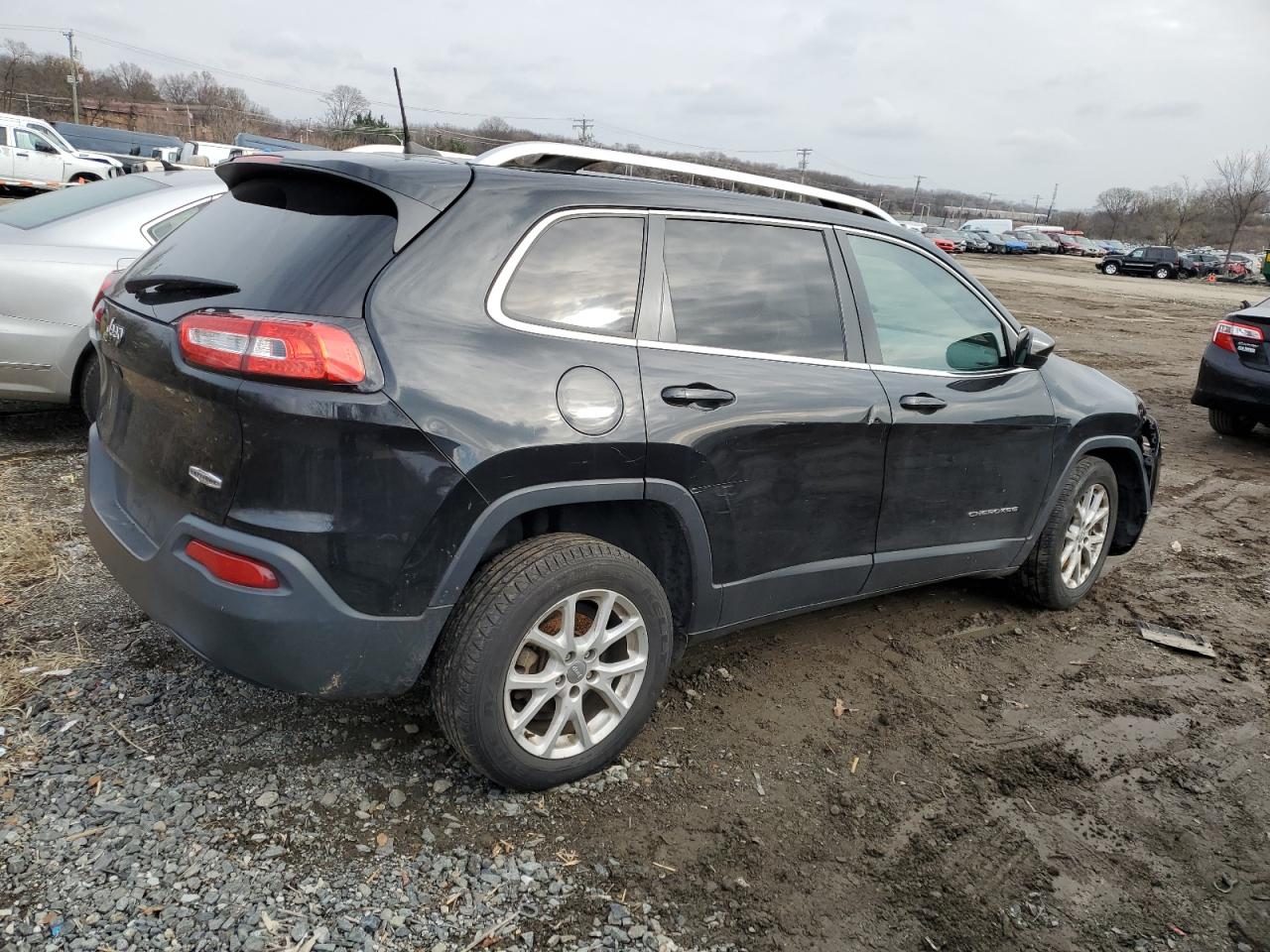 Image 3 of 2016 JEEP CHEROKEE LATITUDE 2016 with VIN 1C4PJLCB8GW222724