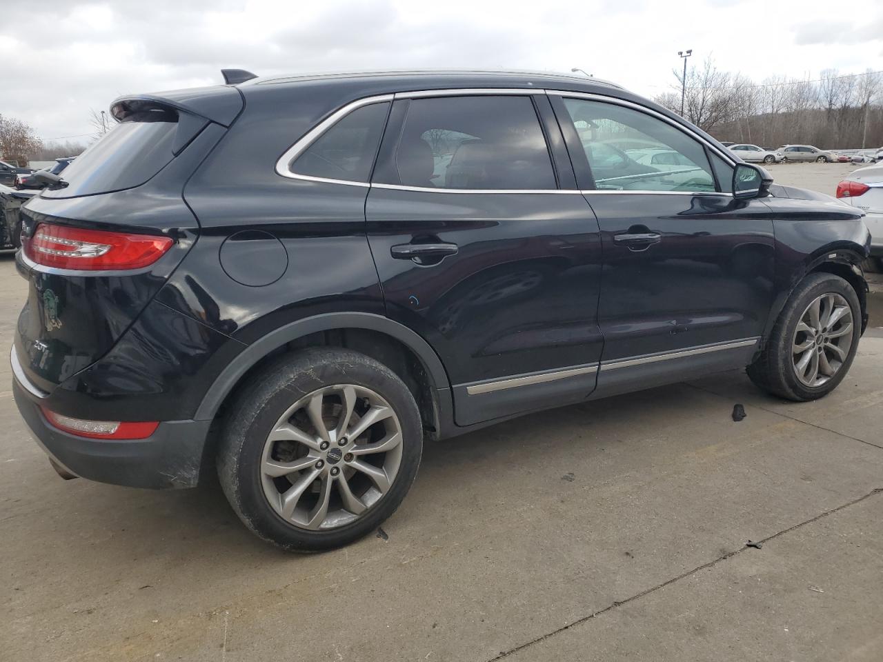 Image 3 of 2017 LINCOLN MKC SELECT 2017 with VIN 5LMCJ2C90HUL47633