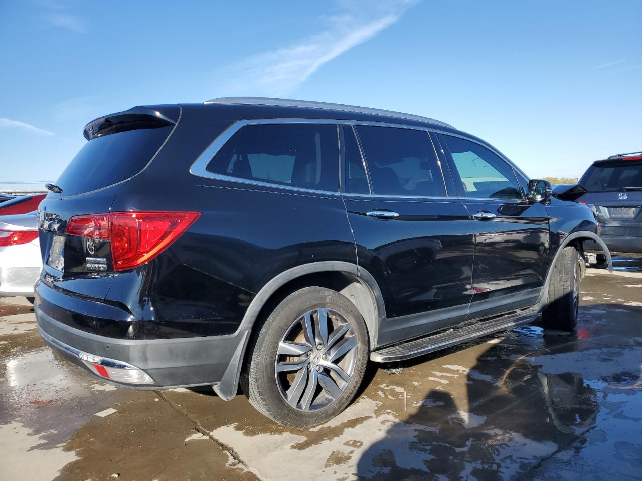Image 3 of 2017 HONDA PILOT TOURING 2017 with VIN 5FNYF6H96HB072826