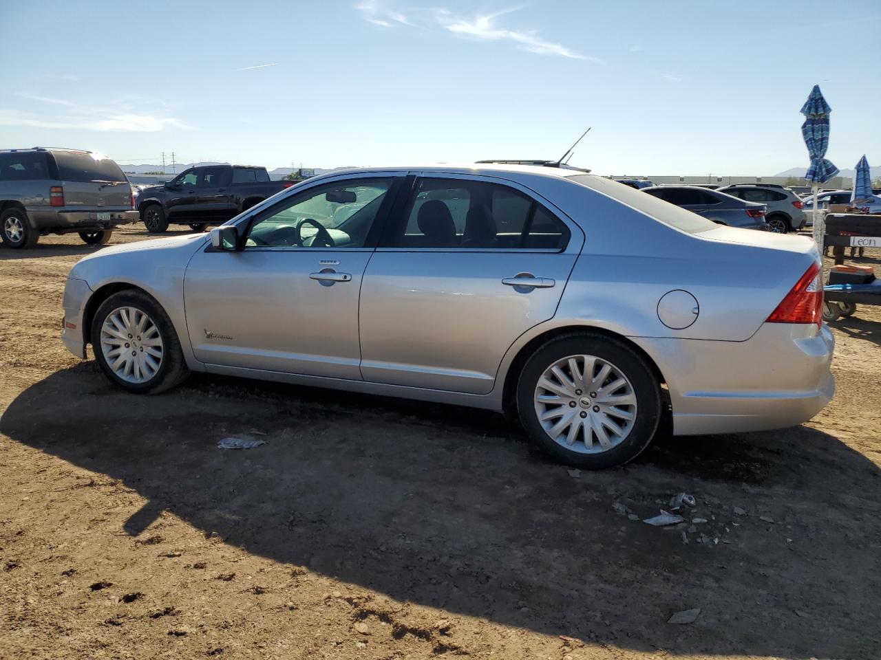 Image 2 of 2011 FORD FUSION HYBRID 2011 with VIN 3FADP0L34BR310048