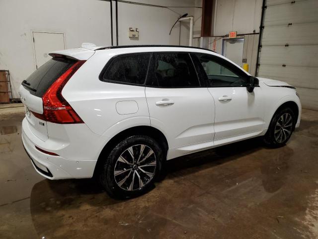 Obraz 3 z 2024 VOLVO XC60 PLUS 2024 z VIN YV4L12RL0R1885565