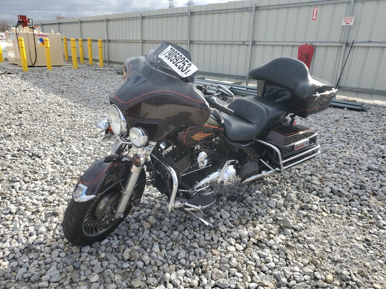 Image 2 of 2011 HARLEY-DAVIDSON FLHTC  2011 with VIN 1HD1FF417BB652046