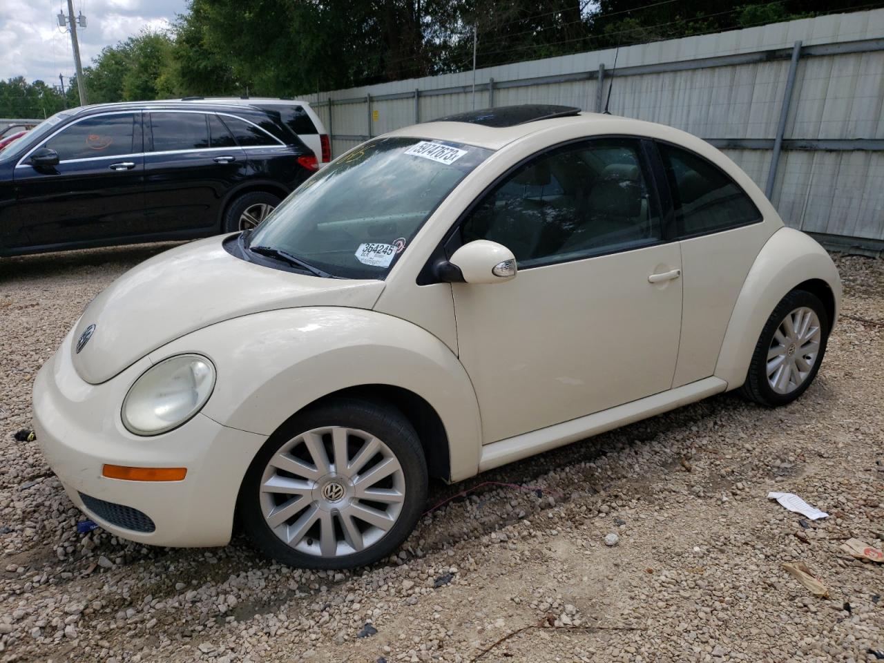 Image 1 of Volkswagen New Beetle S 2008 with VIN 3VWRW31C38M507111