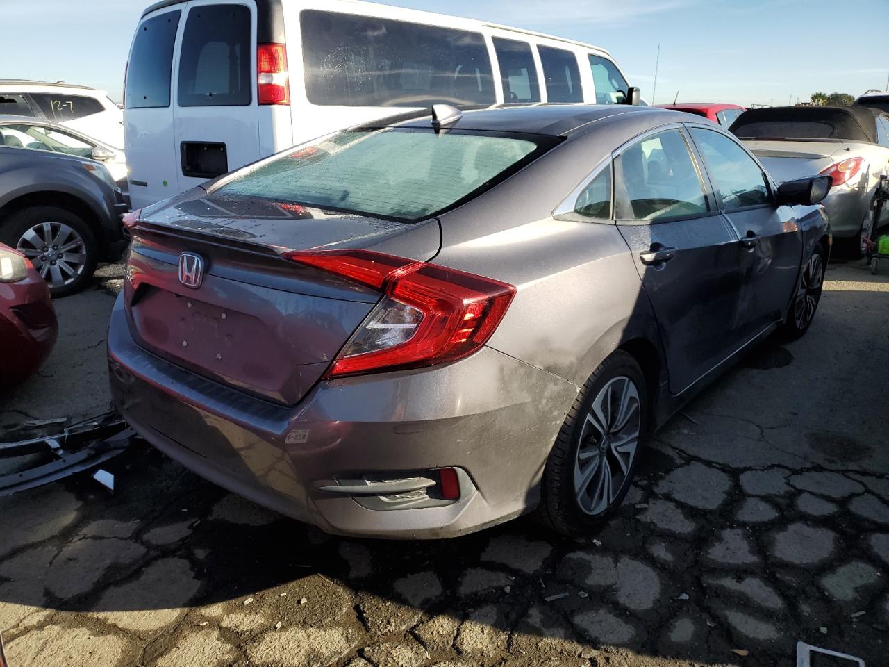 Image 3 of 2018 HONDA CIVIC EXL 2018 with VIN 2HGFC1F74JH642084