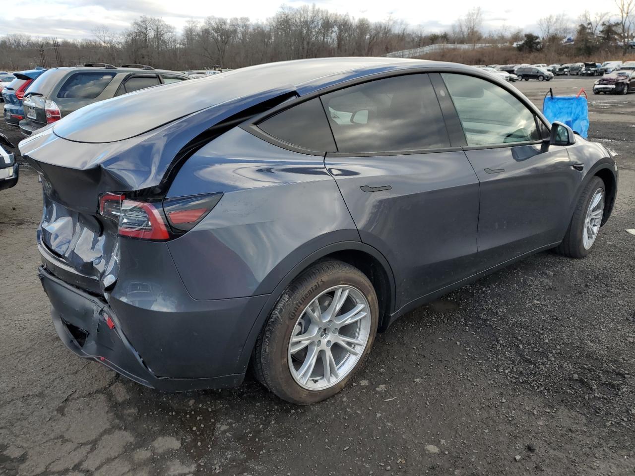 Изображение 3 2023 TESLA MODEL Y  2023 с VIN 7SAYGAEE8PF855360