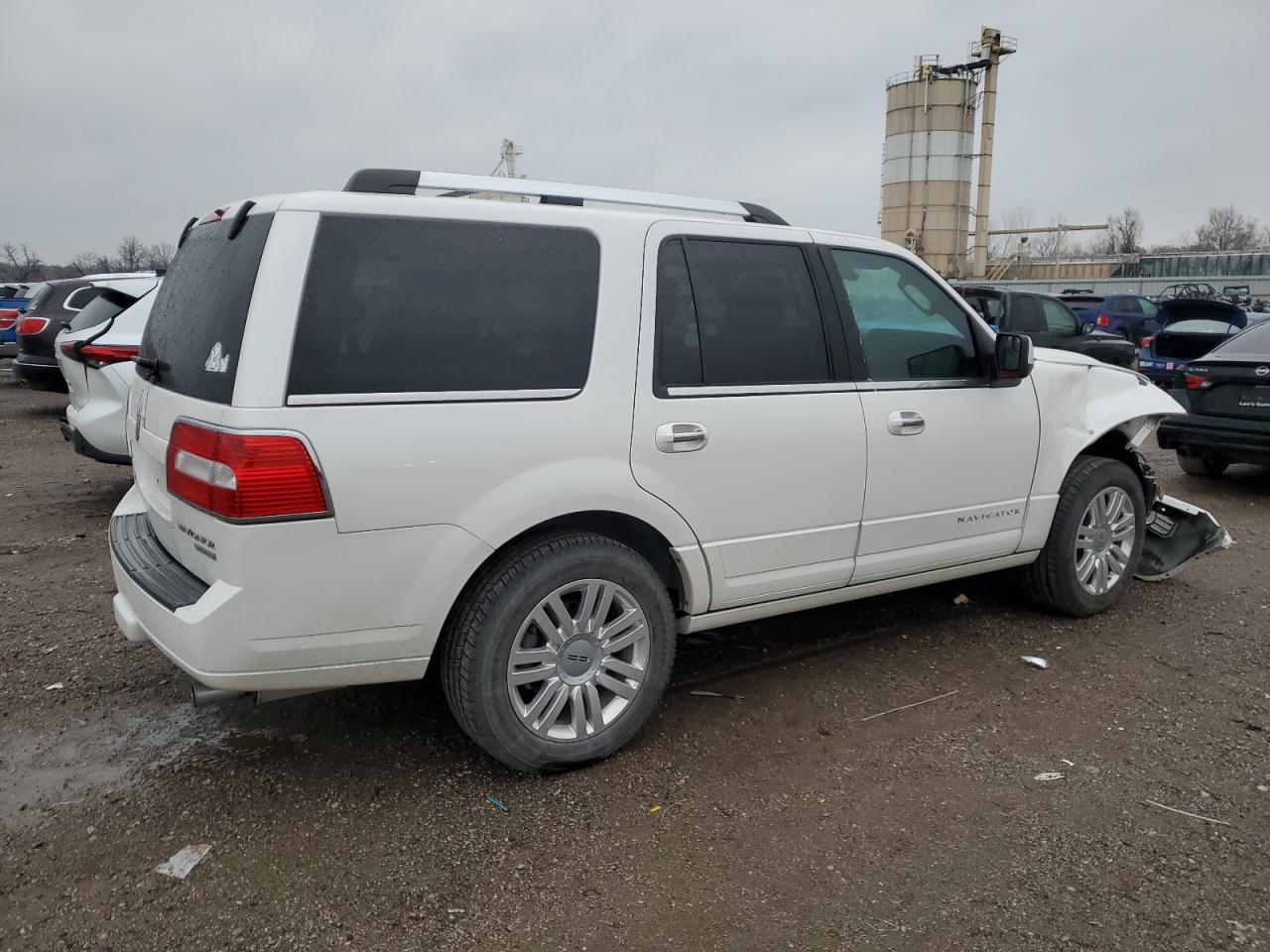 Obraz 3 z 2014 LINCOLN NAVIGATOR  2014 z VIN 5LMJJ2J52EEL03503