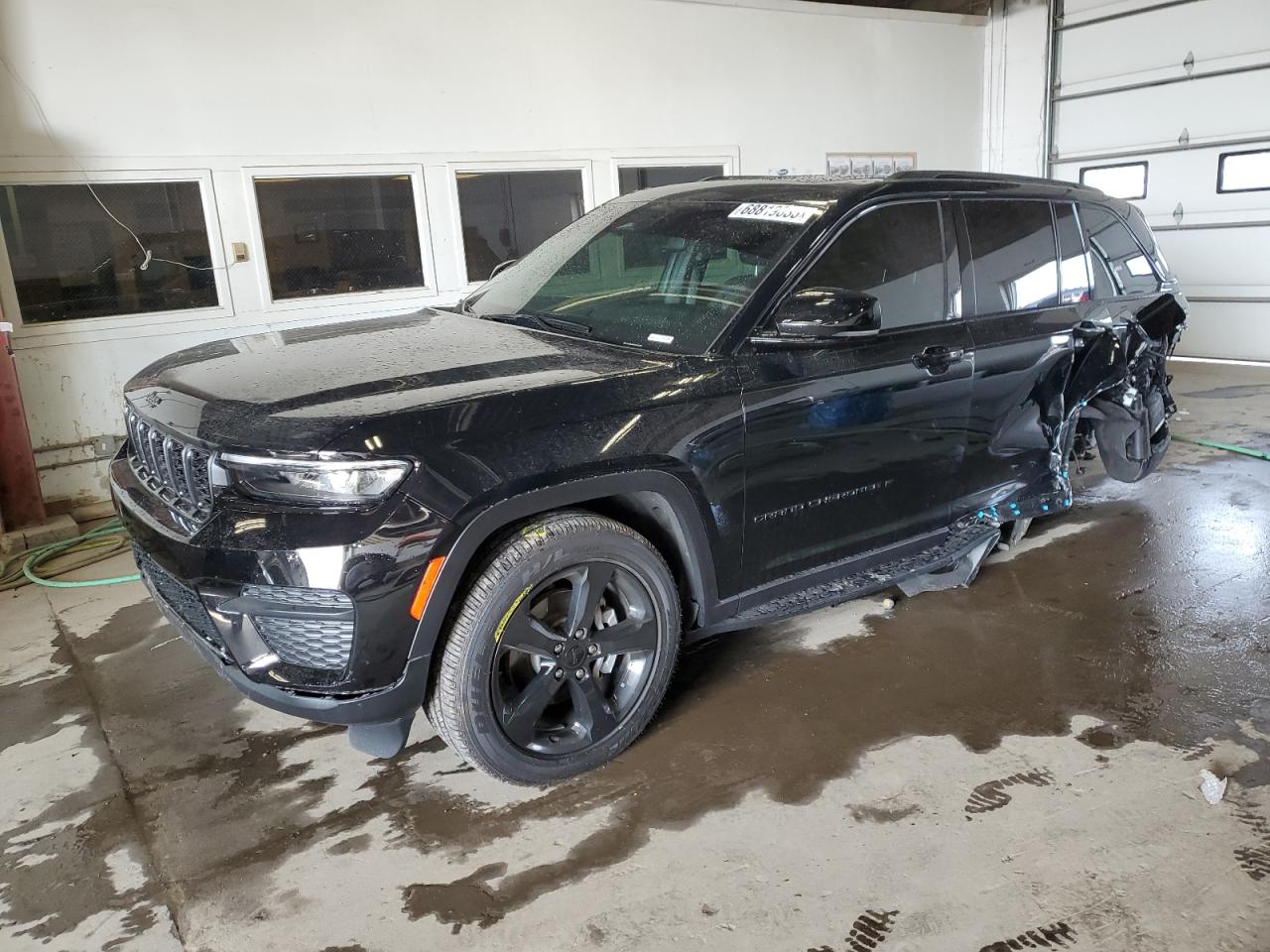Изображение 2023 JEEP GRAND CHEROKEE LAREDO 2023