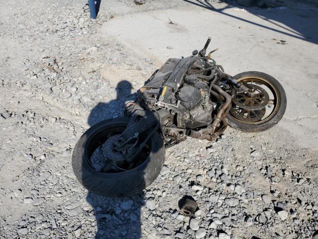 Obraz 3 z 2001 SUZUKI GSX-R750  2001 z VIN JS1GR7HA212103852