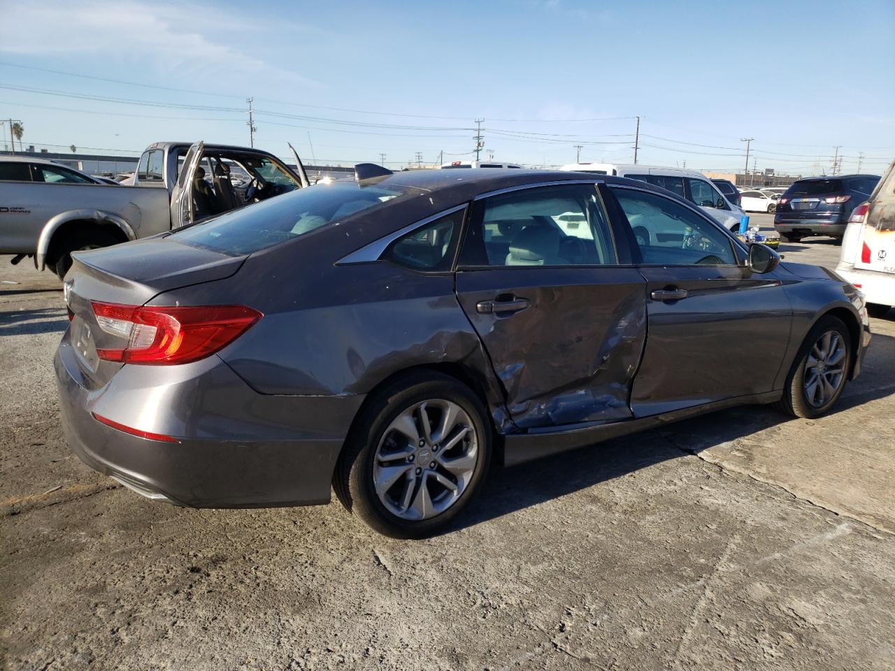 Изображение 3 2018 HONDA ACCORD LX 2018 с VIN 1HGCV1F17JA007125