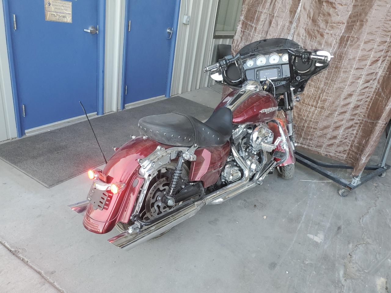 Image 3 of 2016 HARLEY-DAVIDSON FLHXS STREET GLIDE SPECIAL 2016 with VIN 1HD1KRM10GB652488
