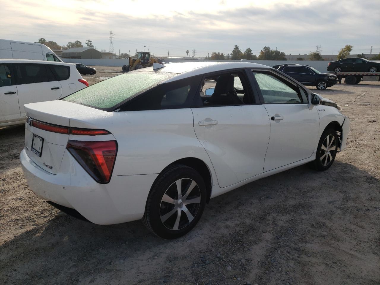 Obraz 3 z 2016 TOYOTA MIRAI  2016 z VIN JTDBVRBD0GA000406
