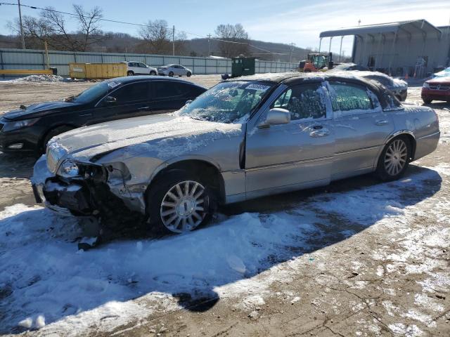 Image 1 of 2004 LINCOLN TOWN CAR EXECUTIVE 2004 with VIN 1LNHM81W94Y617523