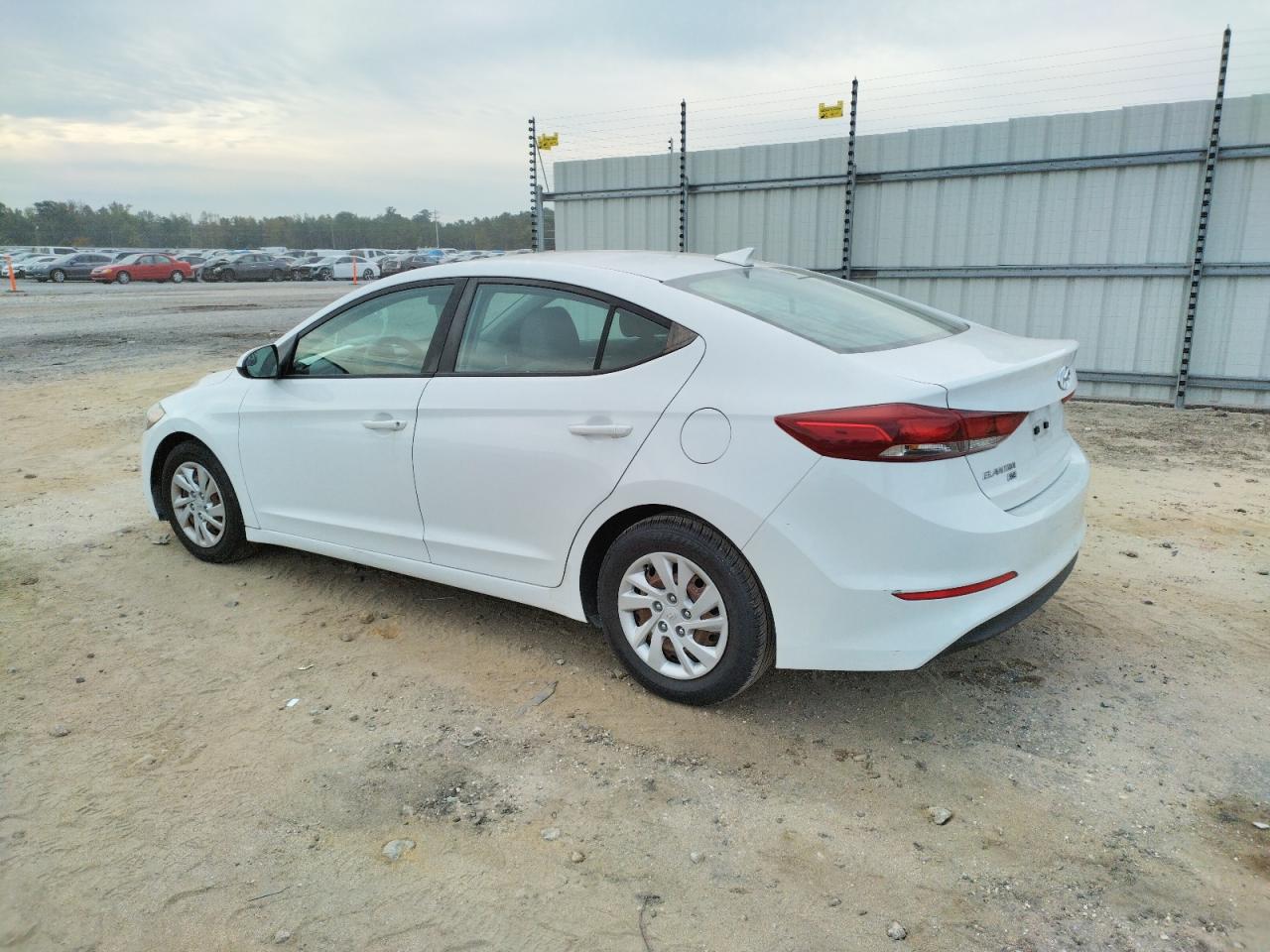 Изображение 2 2017 HYUNDAI ELANTRA SE 2017 с VIN 5NPD74LF7HH179530