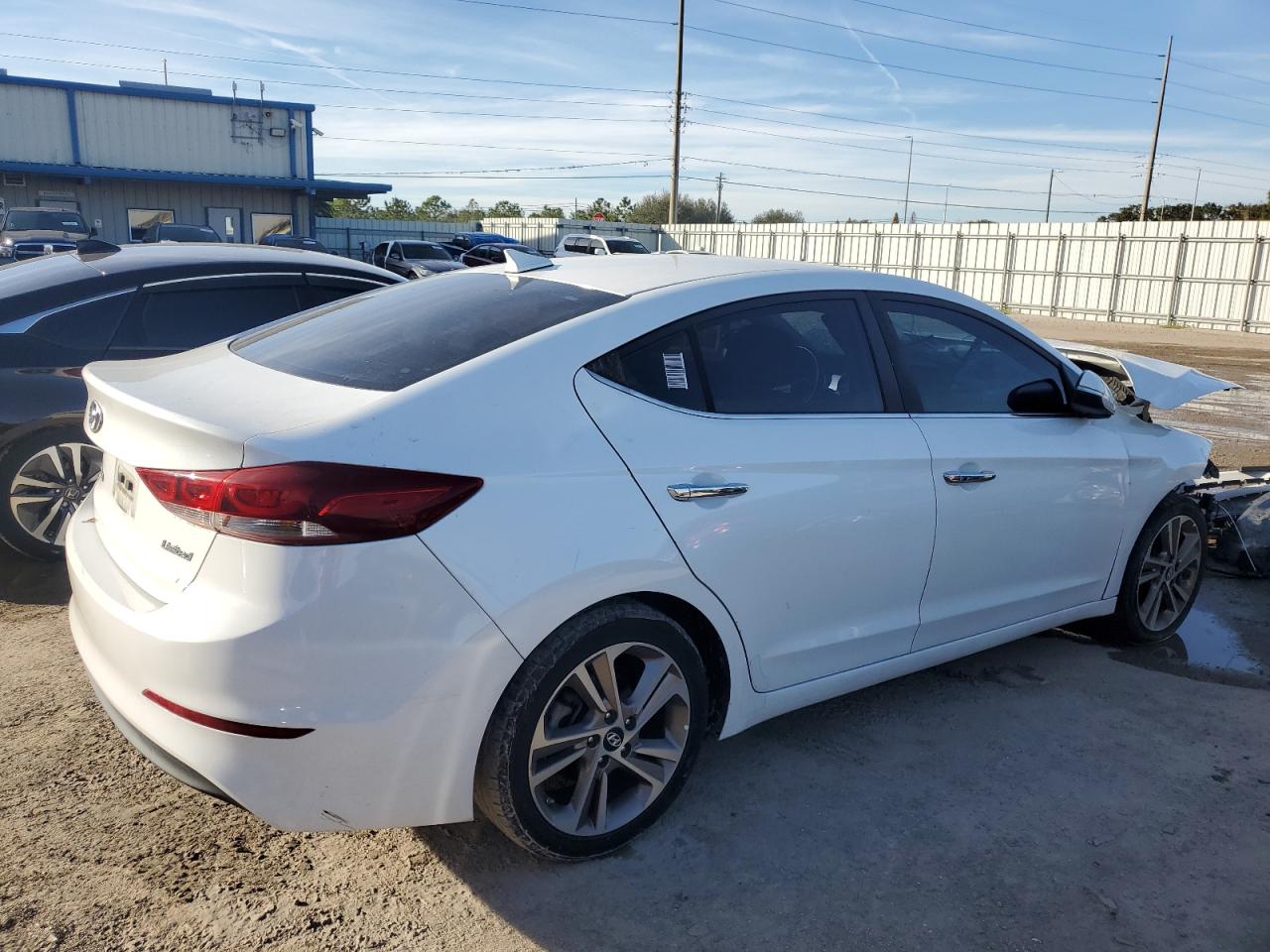Image 3 of 2017 HYUNDAI ELANTRA SE 2017 with VIN 5NPD84LF8HH023168