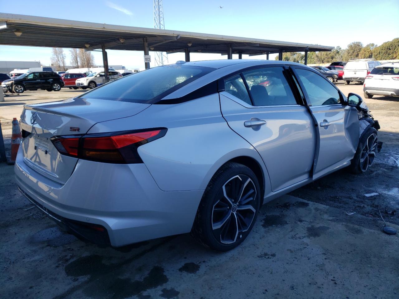 Изображение 3 2023 NISSAN ALTIMA SR 2023 с VIN 1N4BL4CV5PN383029