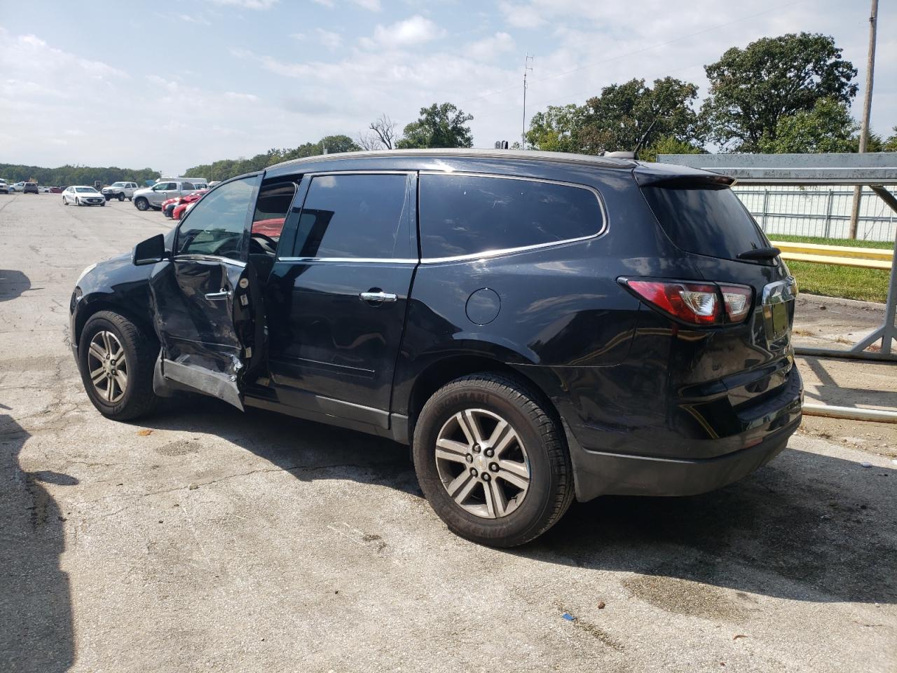 Obraz 2 z 2016 CHEVROLET TRAVERSE LT 2016 z VIN 1GNKRHKD7GJ199279