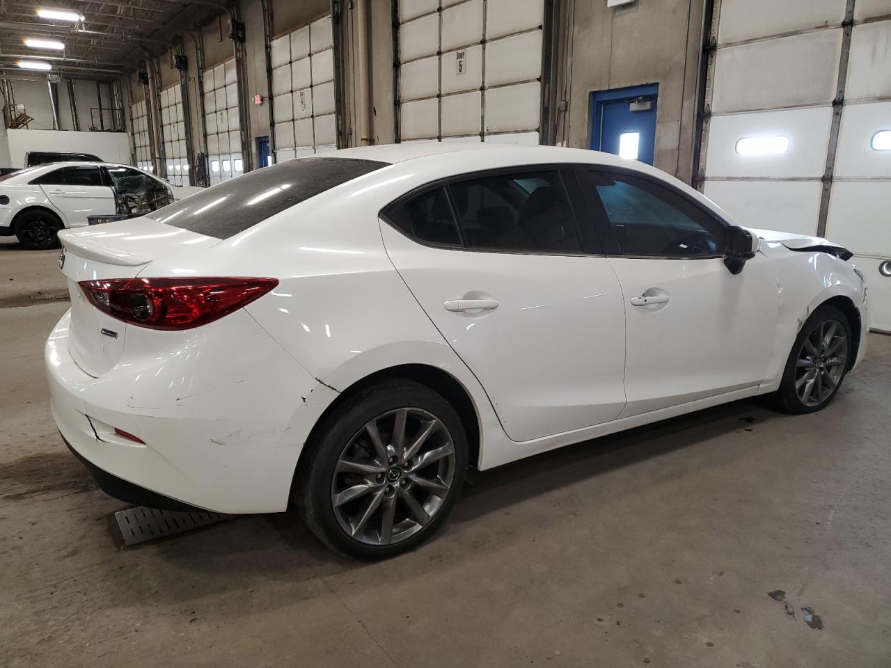 Image 3 of 2018 MAZDA 3 TOURING 2018 with VIN 3MZBN1V31JM224599