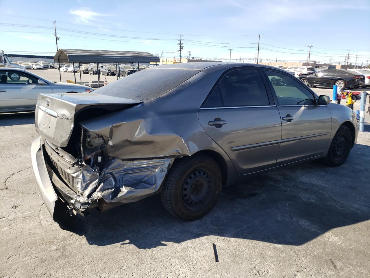 Obraz 3 z 2005 TOYOTA CAMRY LE 2005 z VIN 4T1BE30K35U987881