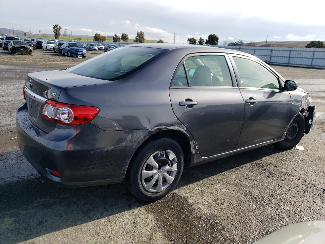 Obraz 3 z 2011 TOYOTA COROLLA BASE 2011 z VIN JTDBU4EE5BJ108121