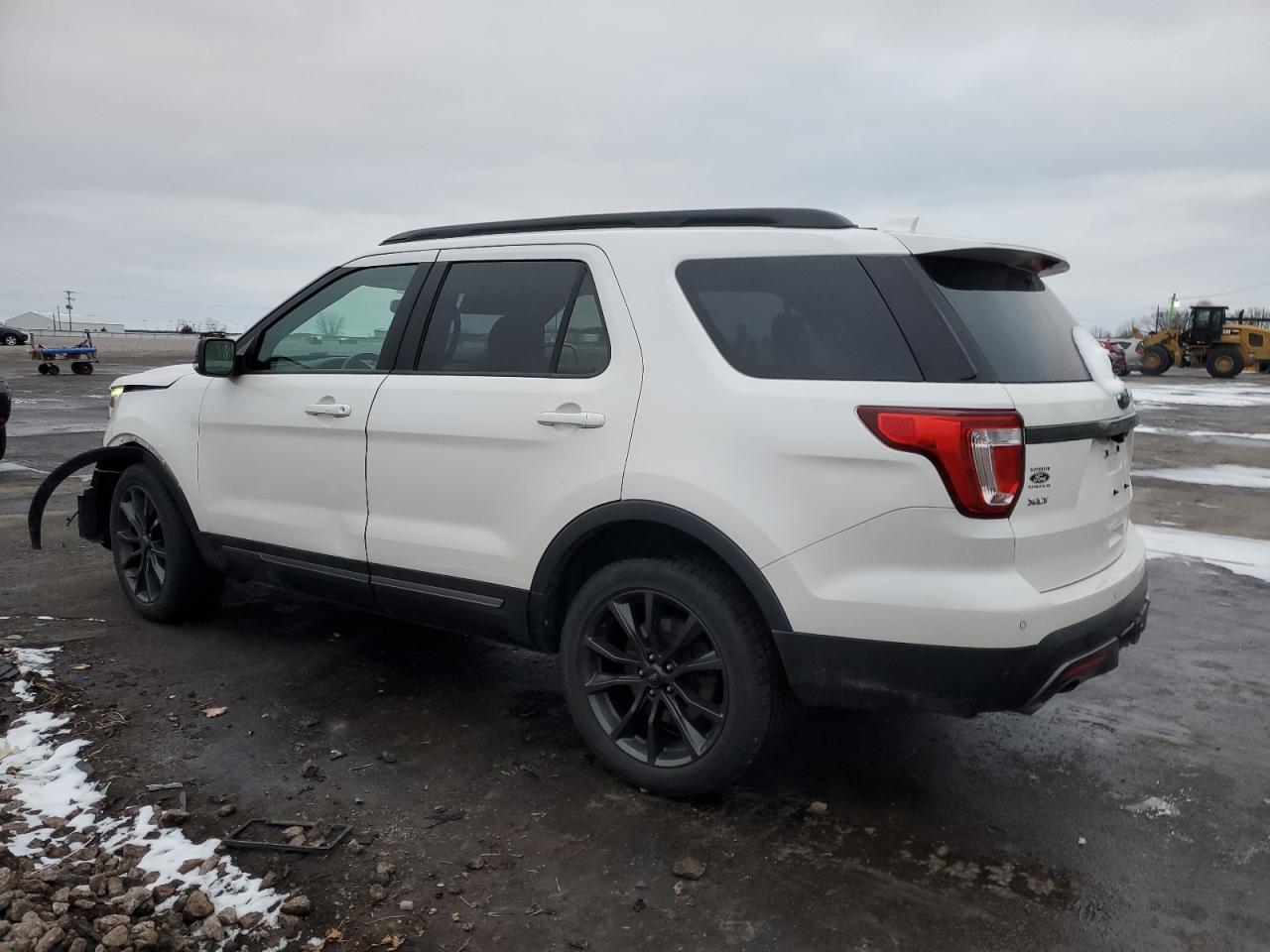 Image 2 of 2017 FORD EXPLORER XLT 2017 with VIN 1FM5K8D81HGC54992