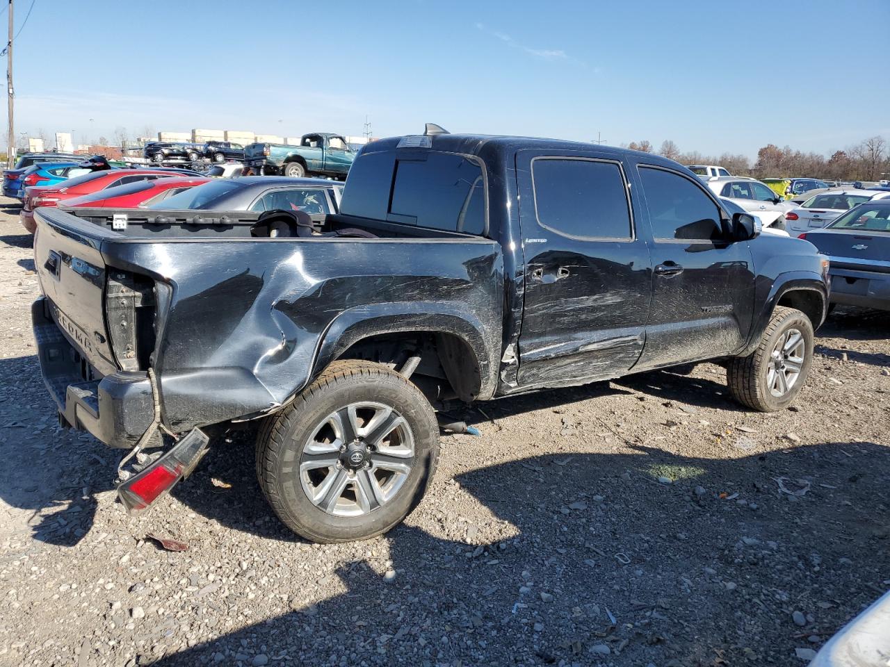 Image 3 of 2017 TOYOTA TACOMA DOUBLE CAB 2017 with VIN 3TMGZ5AN2HM081636
