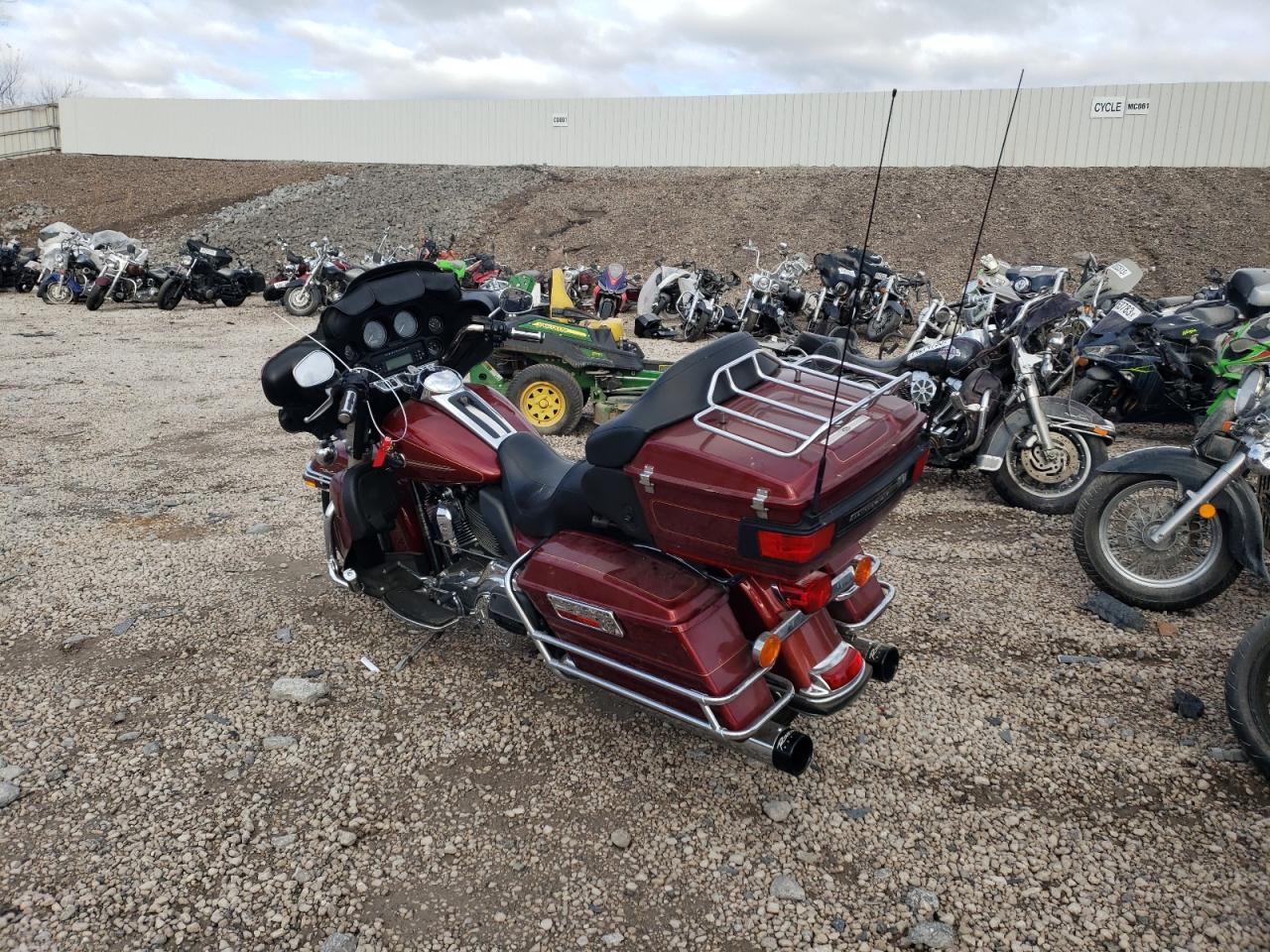 Image 3 of 2010 HARLEY-DAVIDSON FLHTCU  2010 with VIN 1HD1FC413AB670542