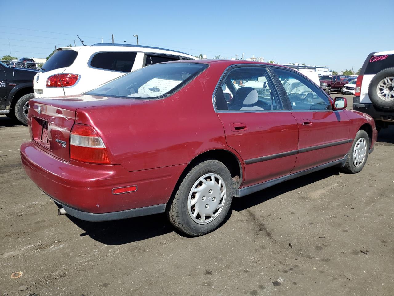 Image 3 of 1994 HONDA ACCORD LX 1994 with VIN JHMCD563XRC027703