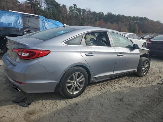Obraz 3 z 2017 HYUNDAI SONATA SE 2017 z VIN 5NPE24AF4HH587733