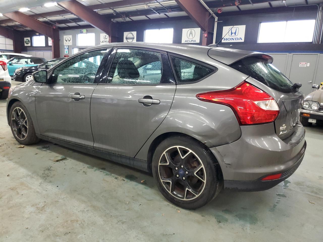 Image 2 of 2013 FORD FOCUS SE 2013 with VIN 1FADP3K28DL128705