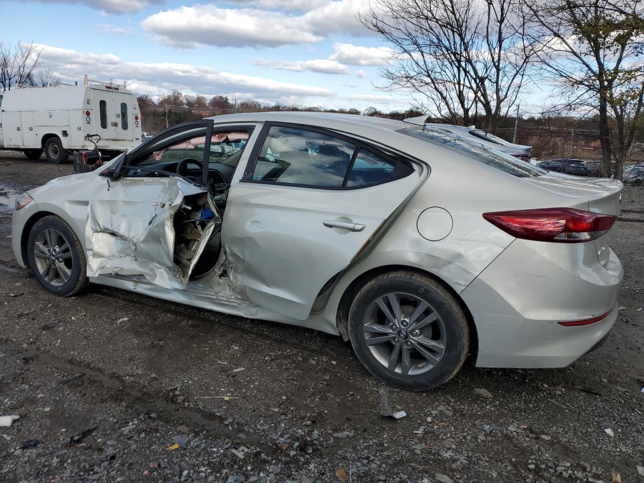 Obraz 2 z 2017 HYUNDAI ELANTRA SE 2017 z VIN 5NPD84LF6HH054175