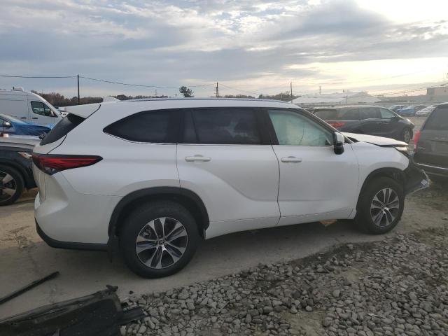 Image 3 of 2020 TOYOTA HIGHLANDER XLE 2020 with VIN 5TDGZRBH2LS024782