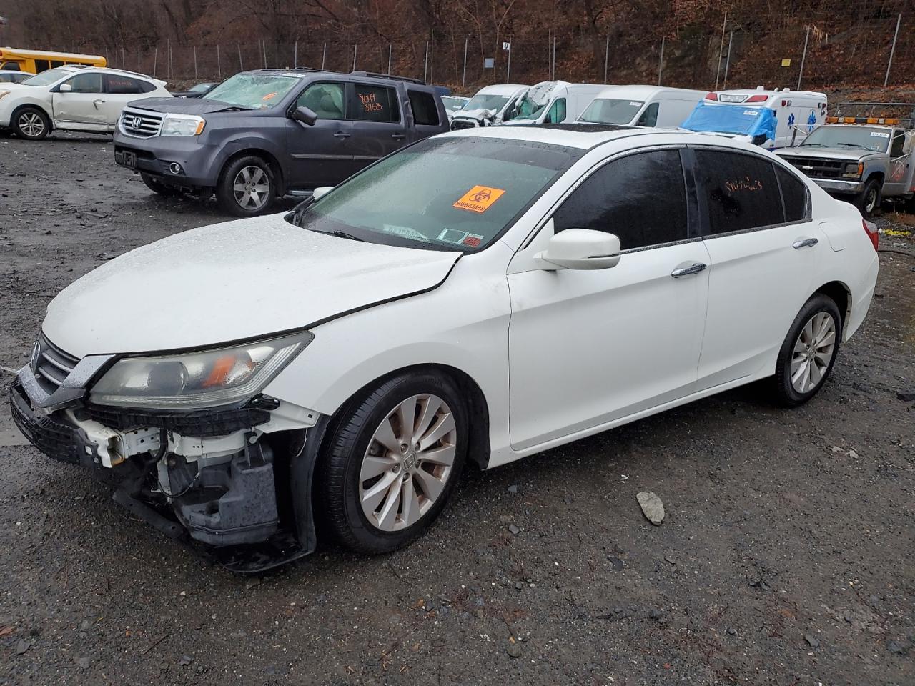 Image 1 of 2015 HONDA ACCORD EXL 2015 with VIN 1HGCR2F85FA184657