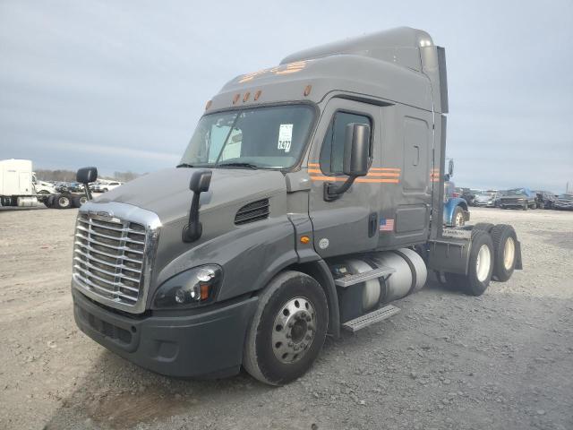 Image 2 of 2018 FREIGHTLINER CASCADIA 113  2018 with VIN 3AKJGHDV5JSJV6374