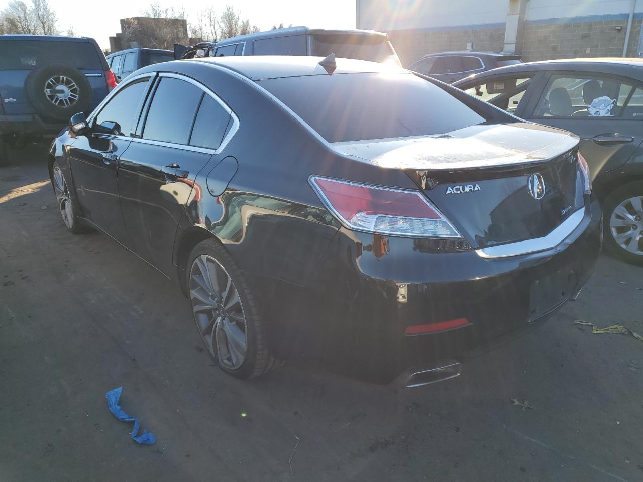 Изображение 2 2012 ACURA TL  2012 с VIN 19UUA9F58CA012242